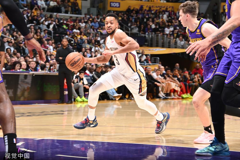 男足涌现出 男足涌现出