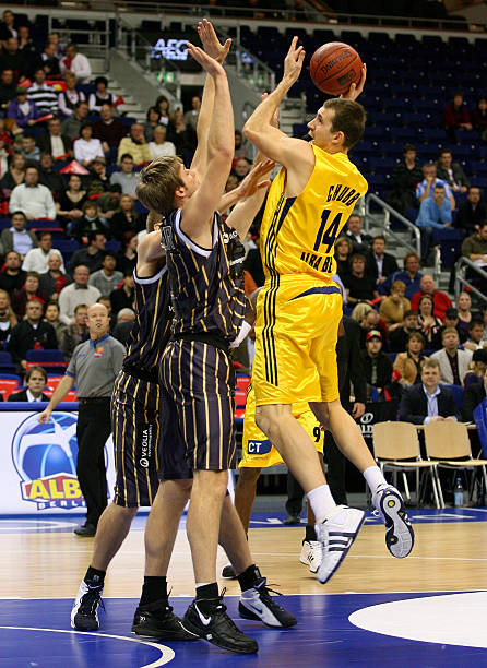 篮球防守意识怎样练？（如何提升篮球防守意识？）